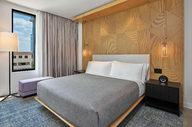اتاق استاندارد با تخت بزرگ, Canopy By Hilton Austin Downtown
