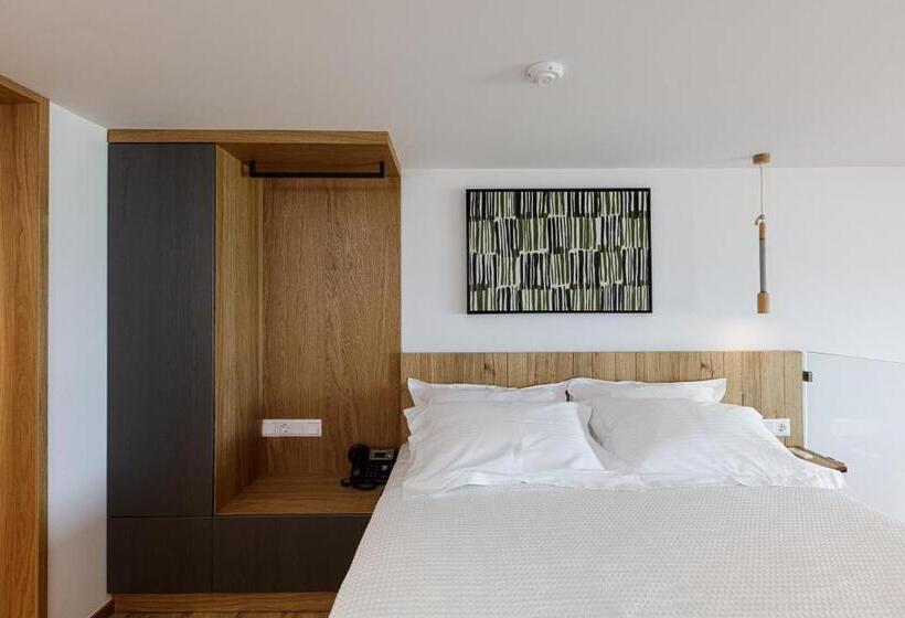 سوییت با چشم‌انداز دریا, North Coast Seaside Suites