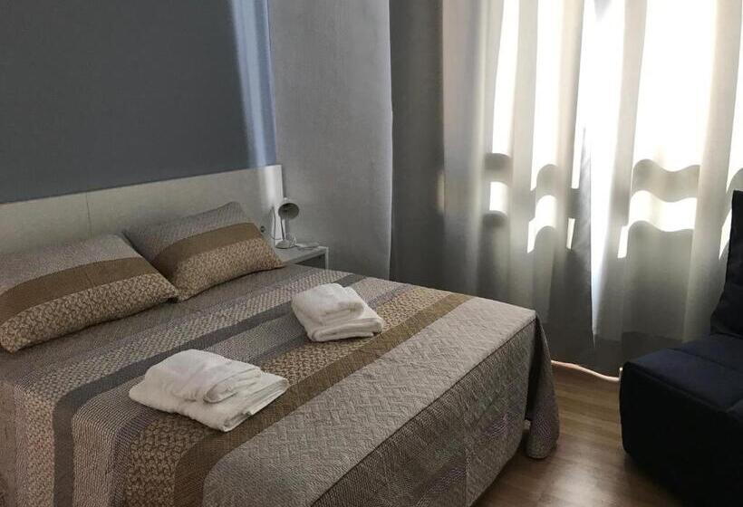 اتاق لوکس, Hostal Casiano Camarasa