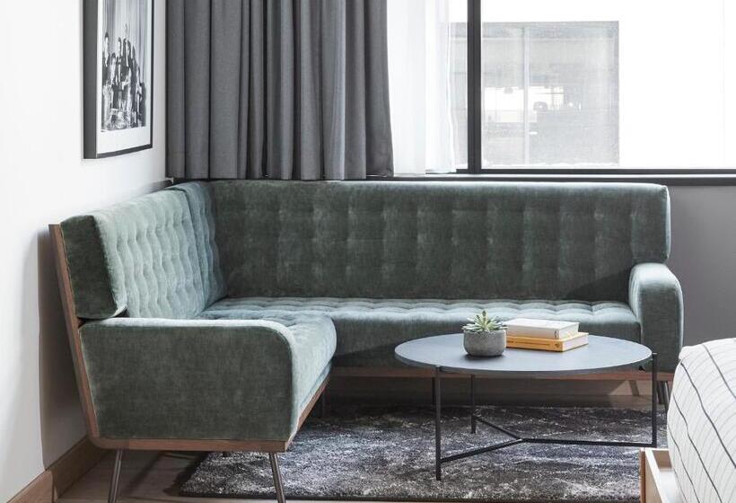 اتاق استاندارد برای معلولان, Fitler Club