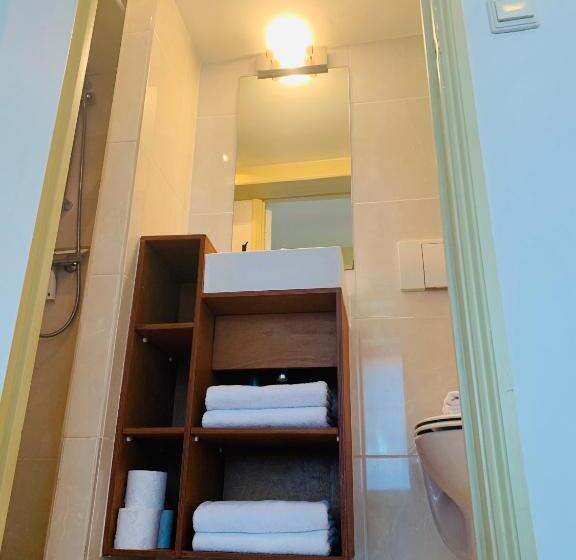 اتاق استاندارد, Amsterdam Central Guest House