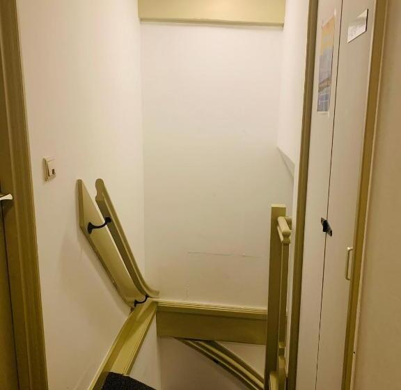 اتاق استاندارد, Amsterdam Central Guest House