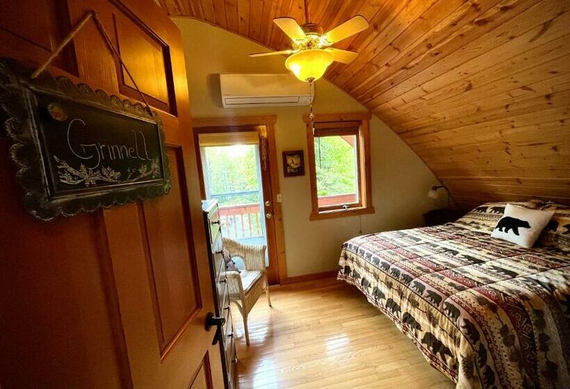 اتاق لوکس, Moss Mountain Inn