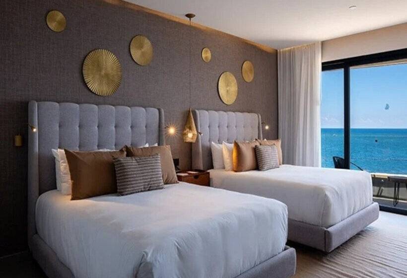 סוויטת 3 חדרי שינה, The Fives Oceanfront