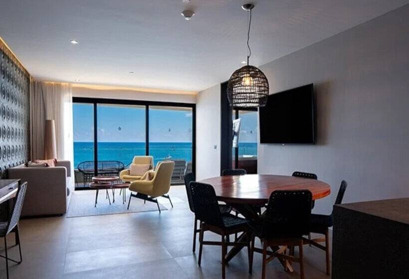 סוויטת 3 חדרי שינה, The Fives Oceanfront
