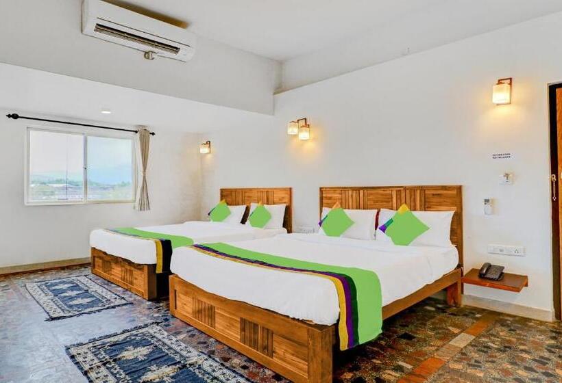 اتاق لوکس, Treebo Benaka Residency