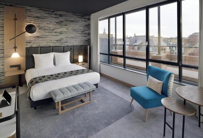 キングサイズベッドのジュニアスイート, Mövenpick Hotel The Hague