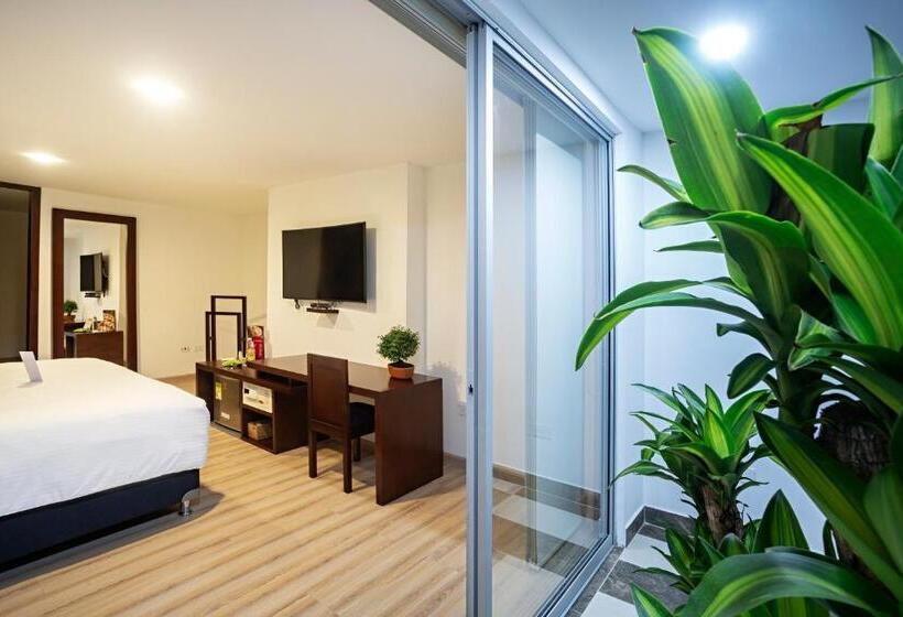 سوییت جونیور, Loft Hotel Ipiales