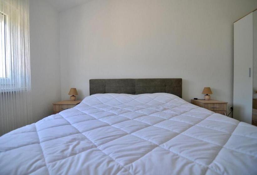 اتاق استاندارد با بالکن, Neðo Apartments Brda
