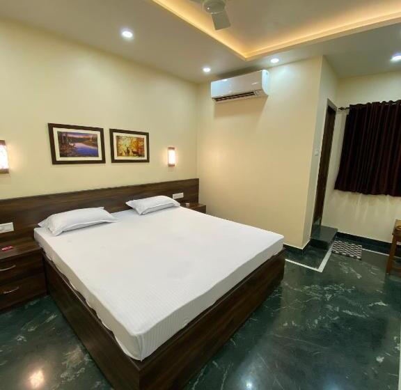 اتاق لوکس, Shivam Hotels