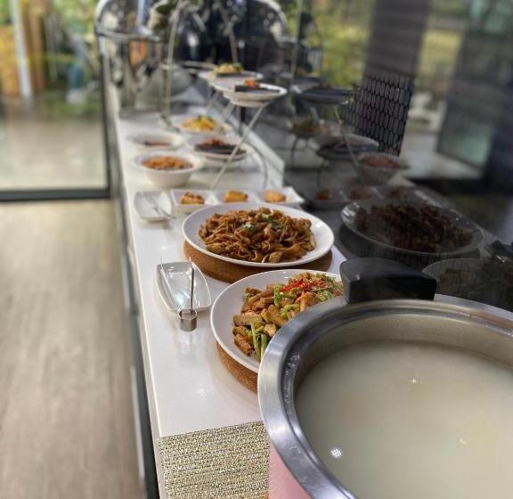 اتاق لوکس, Skyline B&b