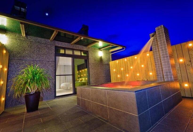 اتاق سوپریور چهار تخته, Skyline B&b