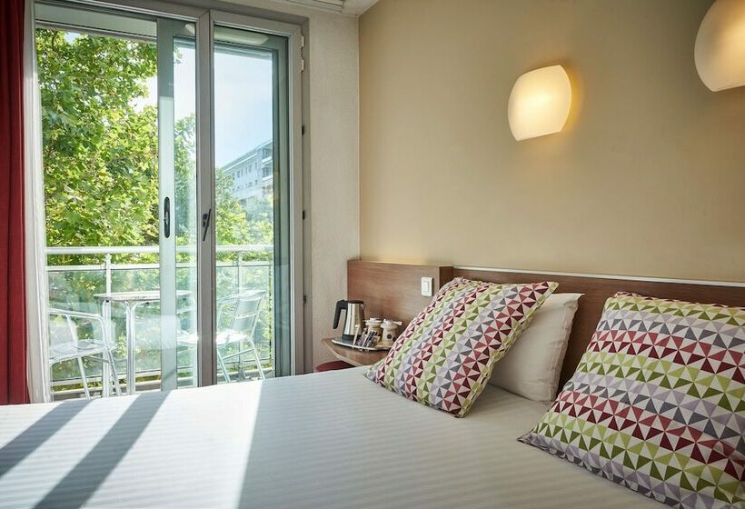 Standard Room, Campanile Paris Bercy Village