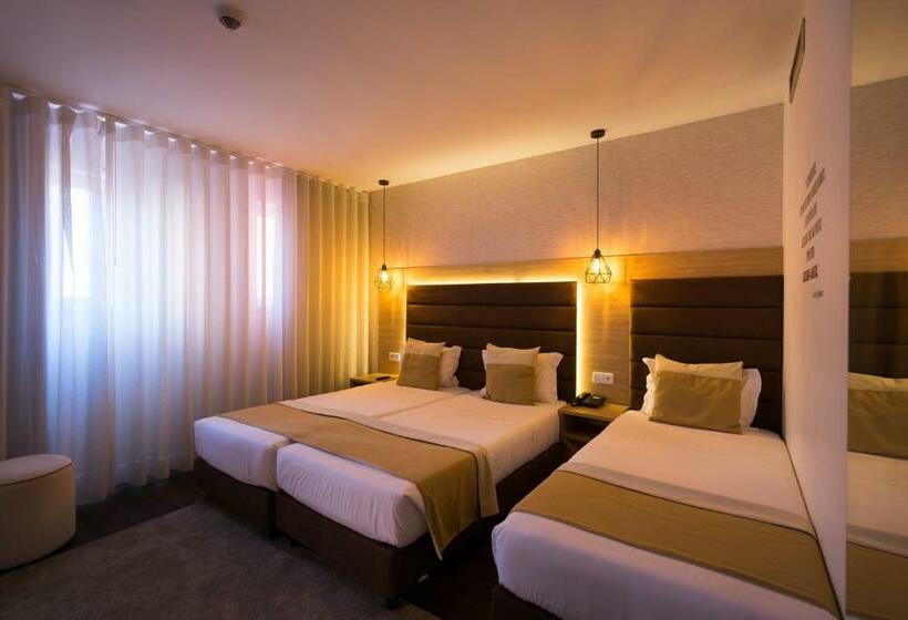 חדר סטנדרט לשלושה, The One Grand Hotel da Póvoa