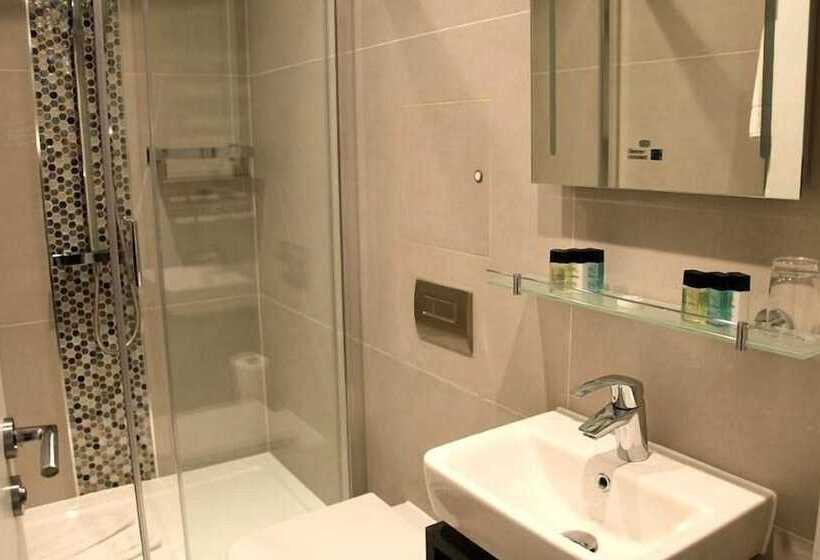 اتاق خانوادگی, K Hotel Kensington