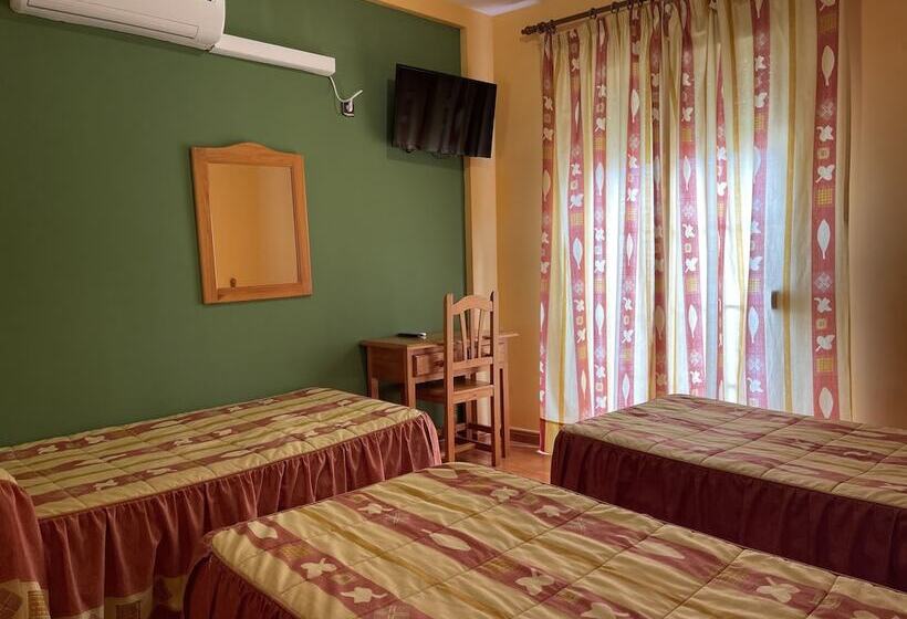 اتاق استاندارد سه نفره, Quéntar Hotel Rural