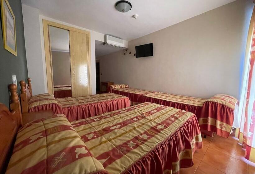 اتاق استاندارد چهار تخته, Quéntar Hotel Rural