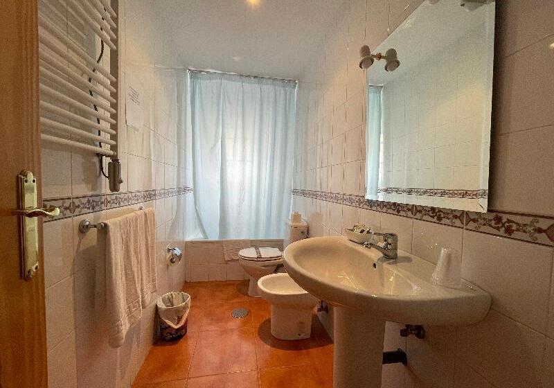 اتاق استاندارد یک نفره, Quéntar Hotel Rural