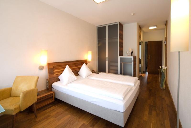 اتاق استاندارد سه نفره, Quéntar Hotel Rural