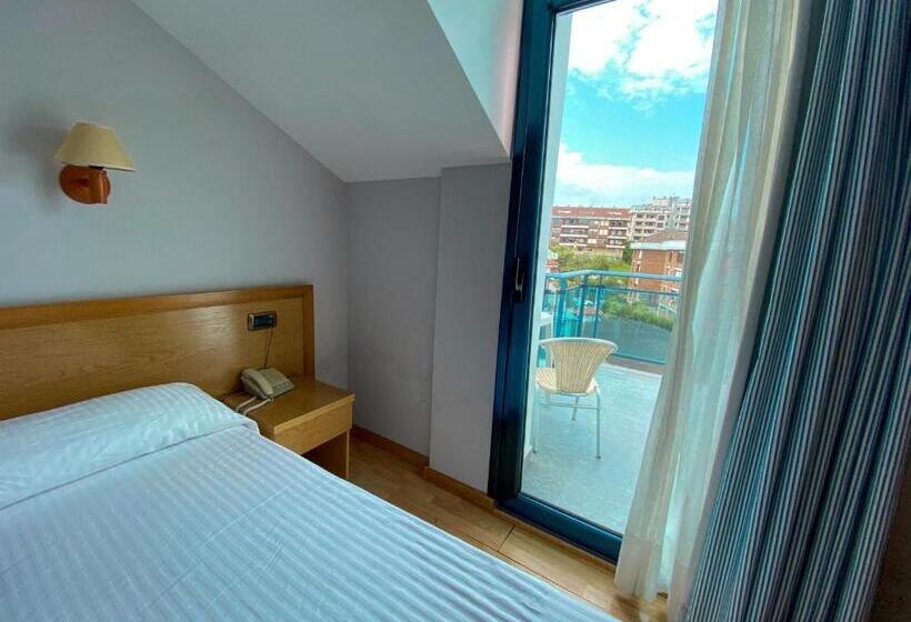 Standard Single Room, Soraya