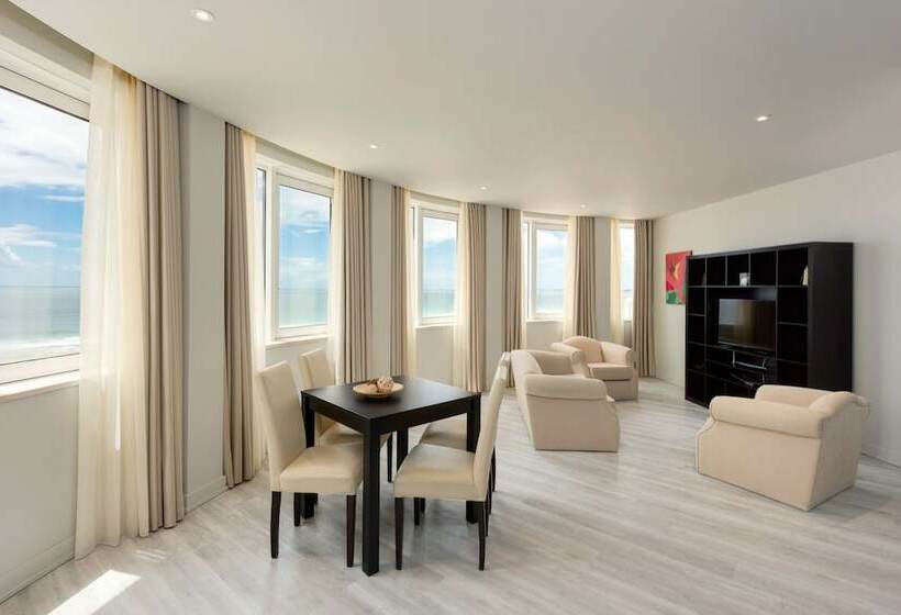 带海景的高级套房, Tryp by Wyndham Lisboa Caparica Mar