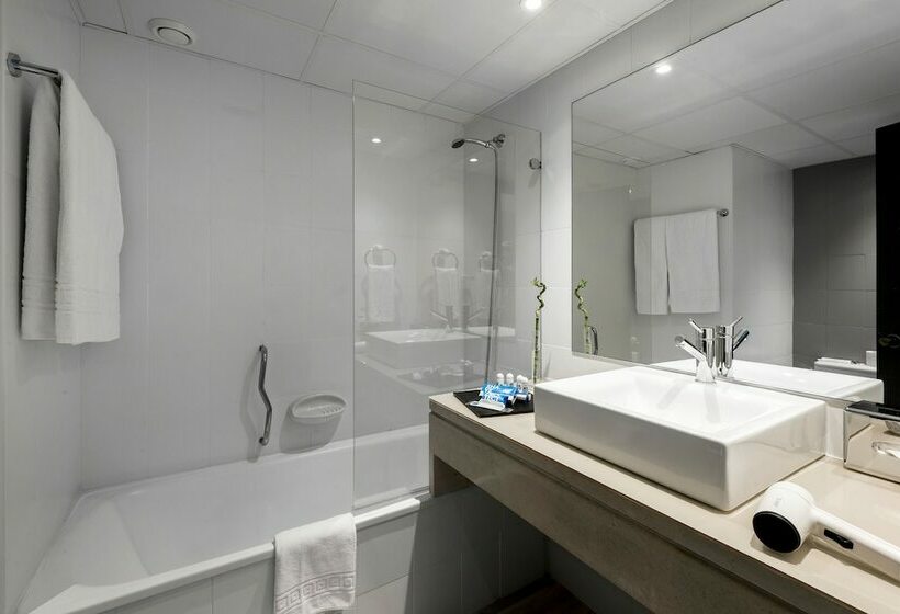 带海景的高级套房, Tryp by Wyndham Lisboa Caparica Mar