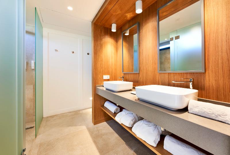 سوییت با چشم‌انداز دریا, Insotel Punta Prima Prestige Suites & Spa