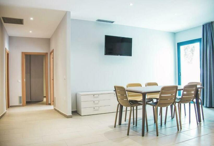 Chambre Familiale, Pins Platja Apartments