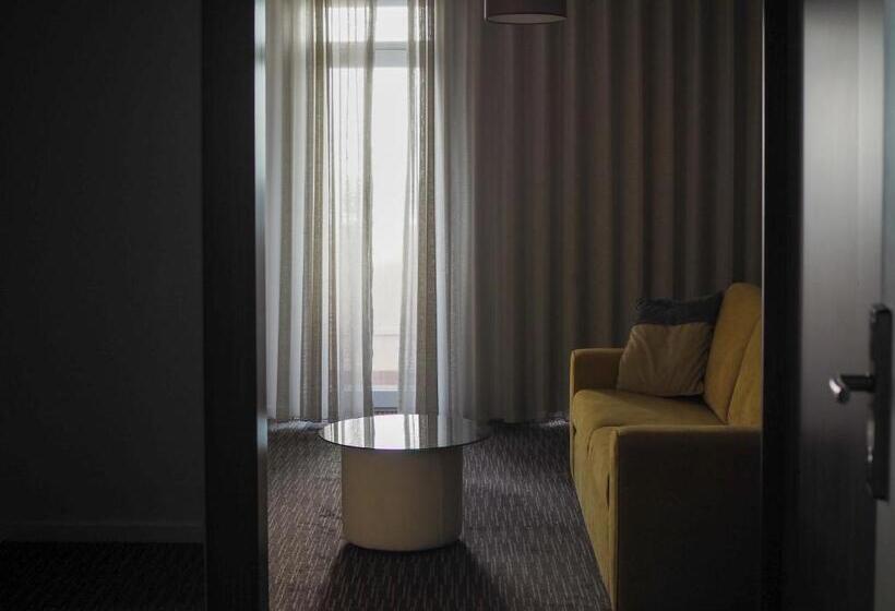 סוויטת ג'וניור דלוקס, The One Grand Hotel da Póvoa