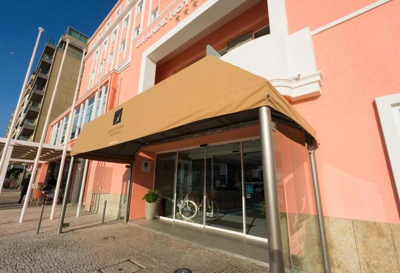 חדר דלוקס עם מרפסת נוף לים, The One Grand Hotel da Póvoa