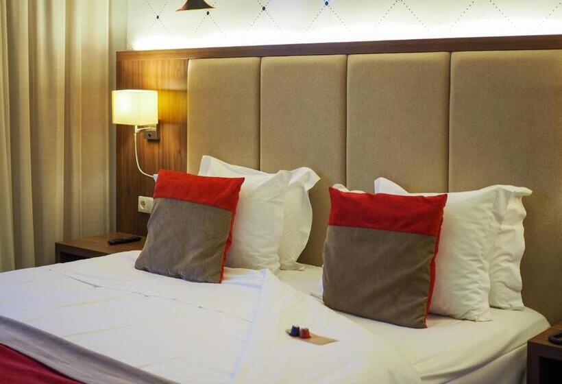 חדר דלוקס נוף לעיר, The One Grand Hotel da Póvoa