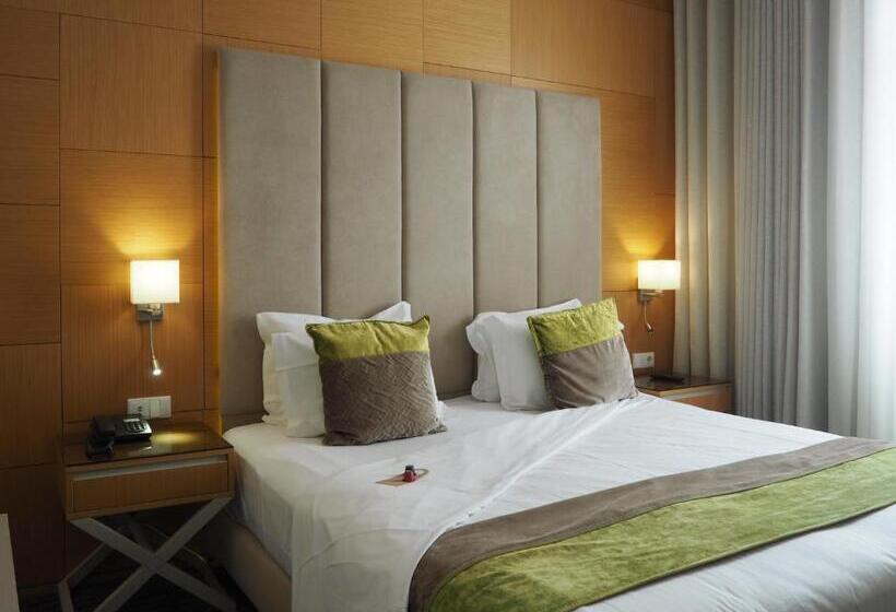 חדר סטנדרט מותאם לאדם עם מוגבלויות, The One Grand Hotel da Póvoa