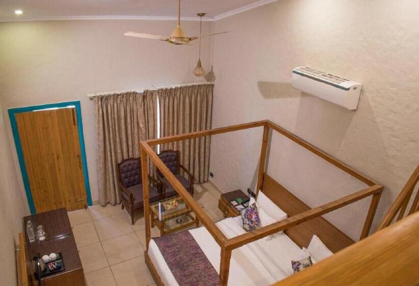 سوییت خانوادگی, Arch The Baakhli Resort