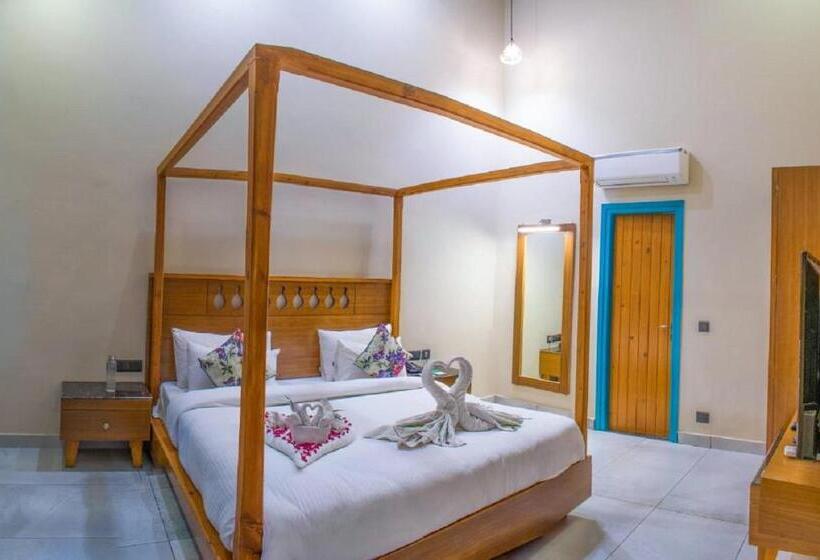سوییت, Arch The Baakhli Resort