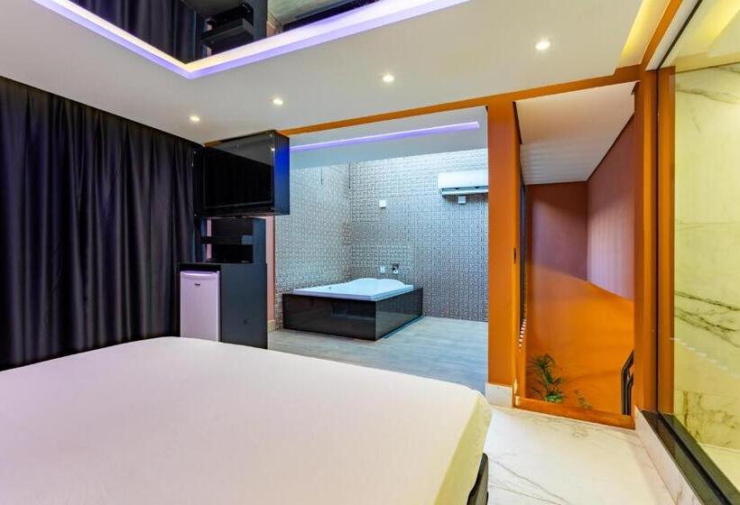 سوییت لوکس, Drops Motel Brasília