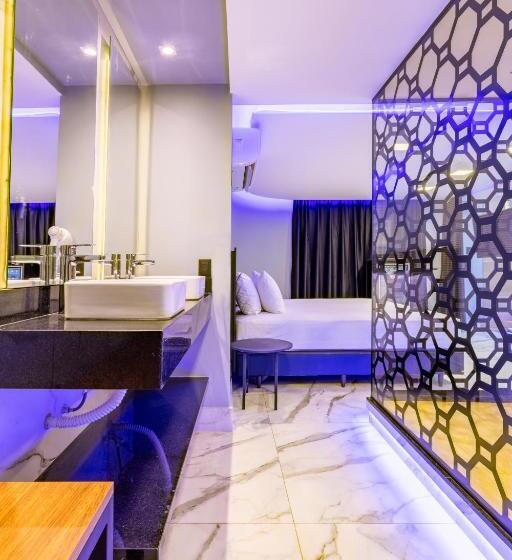 استودیوی استاندارد, Drops Motel Brasília