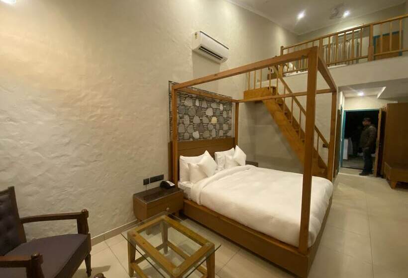 اتاق لوکس, Arch The Baakhli Resort