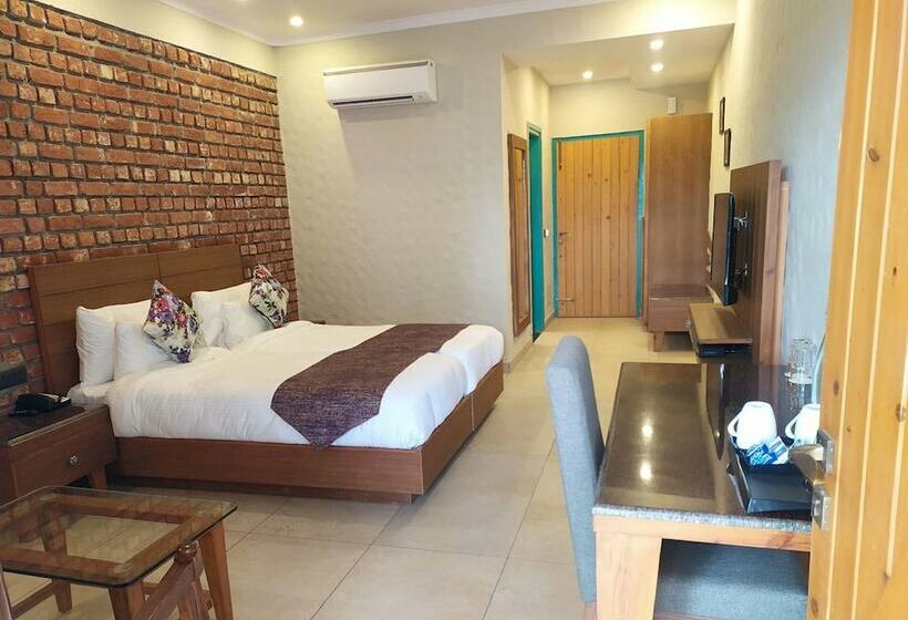 اتاق لوکس, Arch The Baakhli Resort