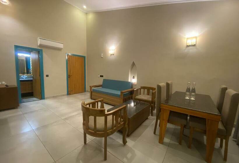 اتاق لوکس, Arch The Baakhli Resort
