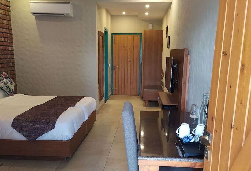 اتاق لوکس, Arch The Baakhli Resort