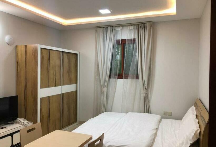 Economy Studio, Hala Onaizah