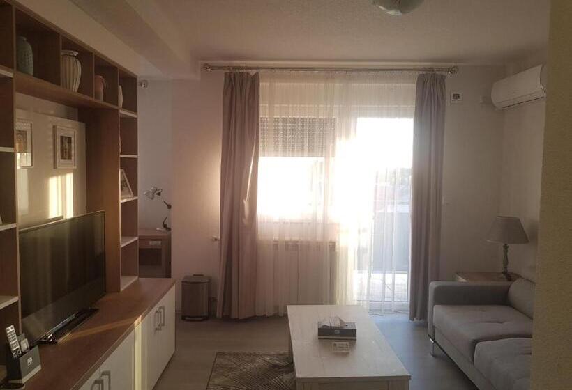 اتاق استاندارد سه نفره, China Town Prenoćište