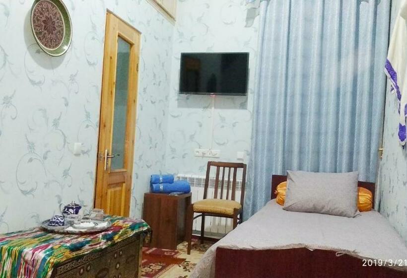 اتاق استاندارد با چشم‌انداز استخر, Faride Guest House