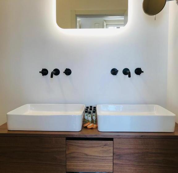 سوییت با چشم‌انداز استخر, O Paço   Exclusive Accommodation