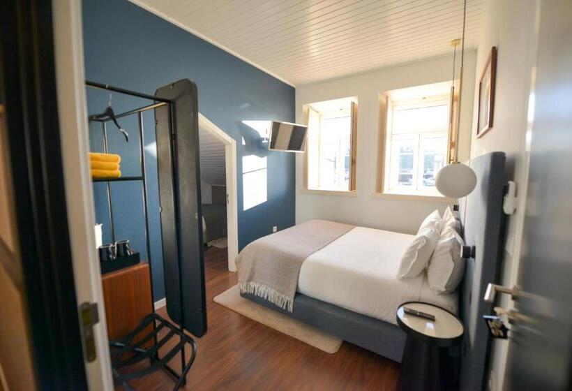 اتاق لوکس سه تخته با چشم‌انداز, O Paço   Exclusive Accommodation