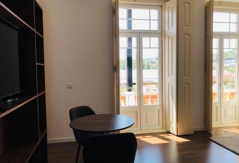 سوییت با چشم‌انداز استخر, O Paço   Exclusive Accommodation