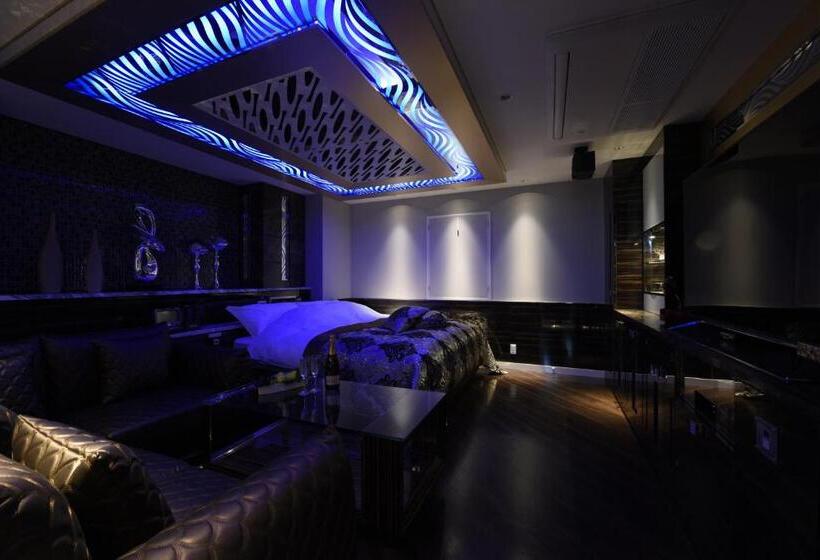 سوئیت با تخت بزرگ, W Party W Group Hotels And Resorts