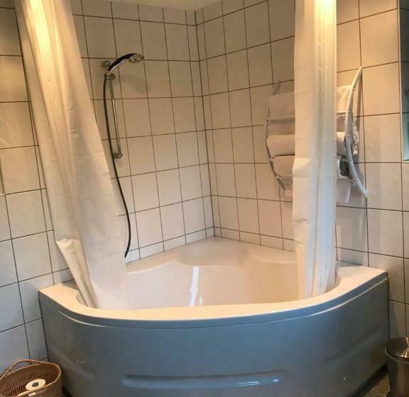 اتاق استاندارد, Waldhotel Auerhahn Hochkopfhaus