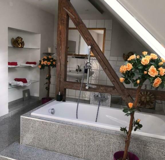 اتاق استاندارد با بالکن, Waldhotel Auerhahn Hochkopfhaus