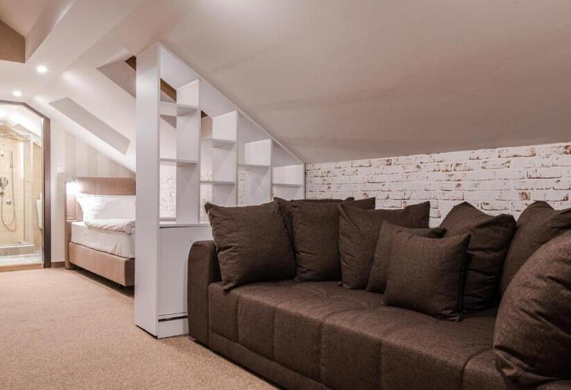 اتاق کلاسیک سه تخته, Centrum Sobe Rooms čačak